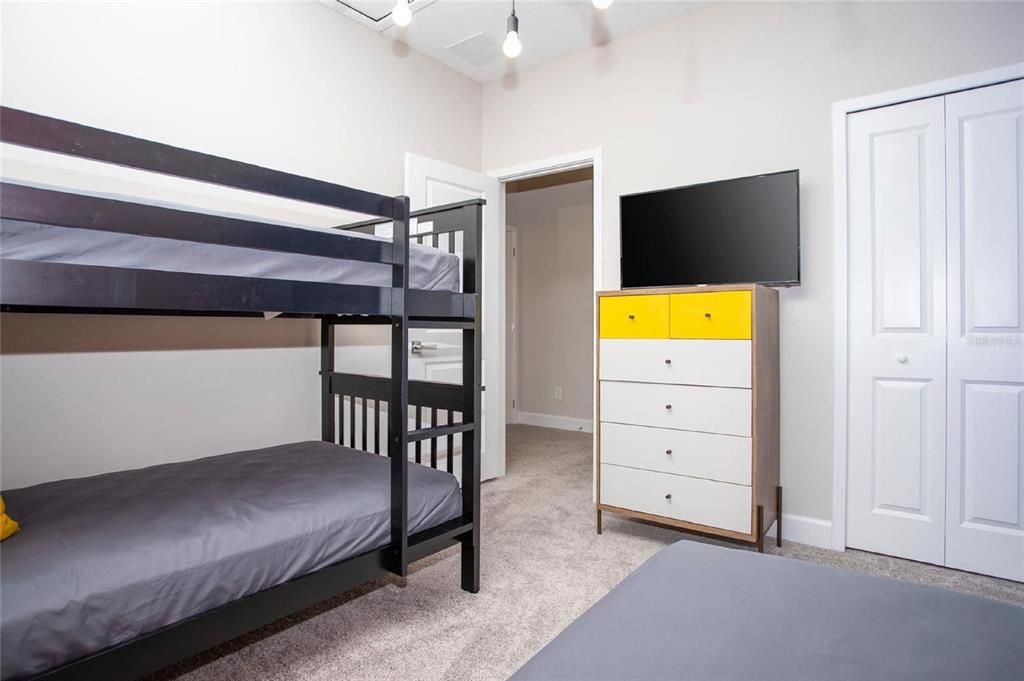 For Sale: $389,000 (4 beds, 3 baths, 1871 Square Feet)