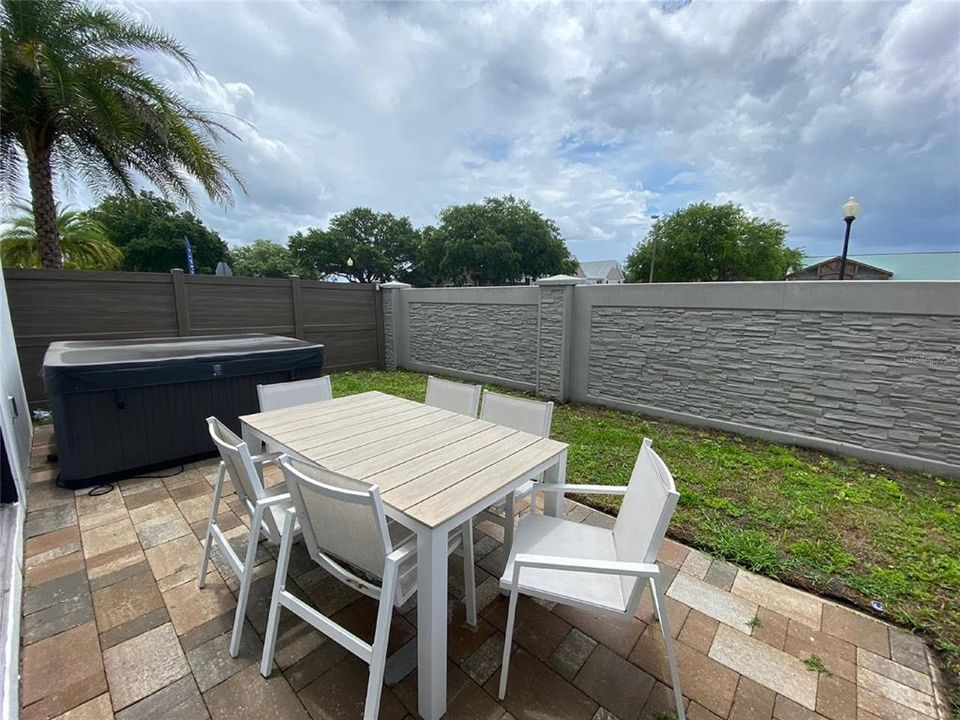 For Sale: $389,000 (4 beds, 3 baths, 1871 Square Feet)