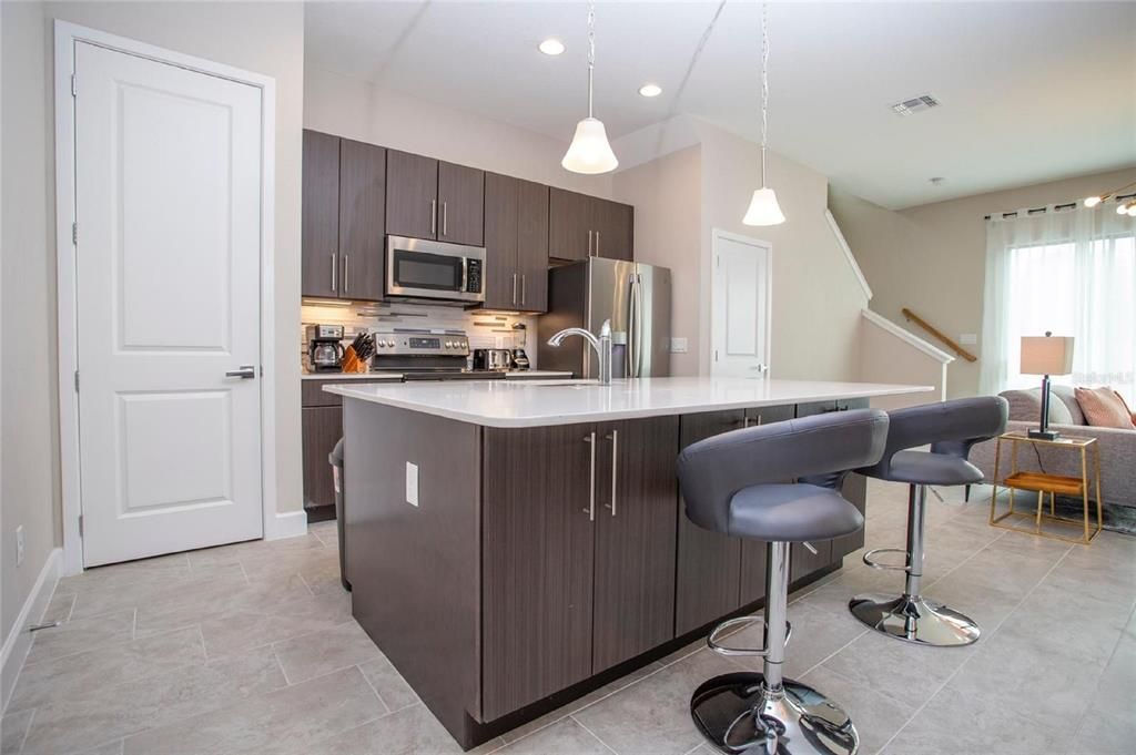 For Sale: $389,000 (4 beds, 3 baths, 1871 Square Feet)