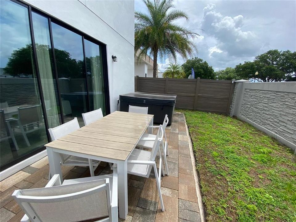 For Sale: $389,000 (4 beds, 3 baths, 1871 Square Feet)
