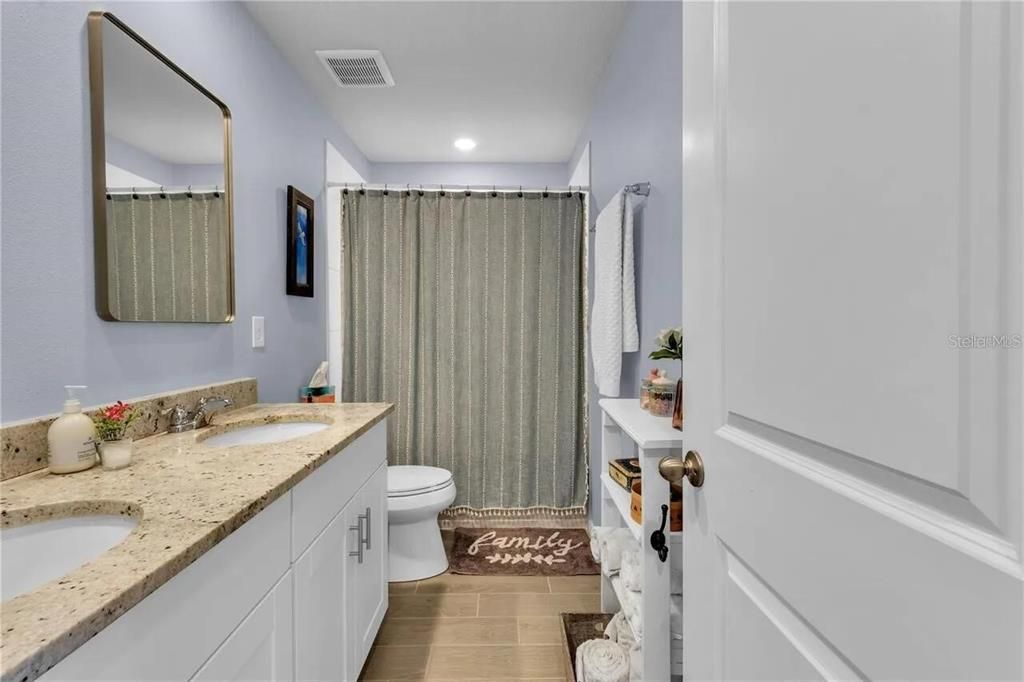 For Sale: $389,700 (4 beds, 2 baths, 2338 Square Feet)