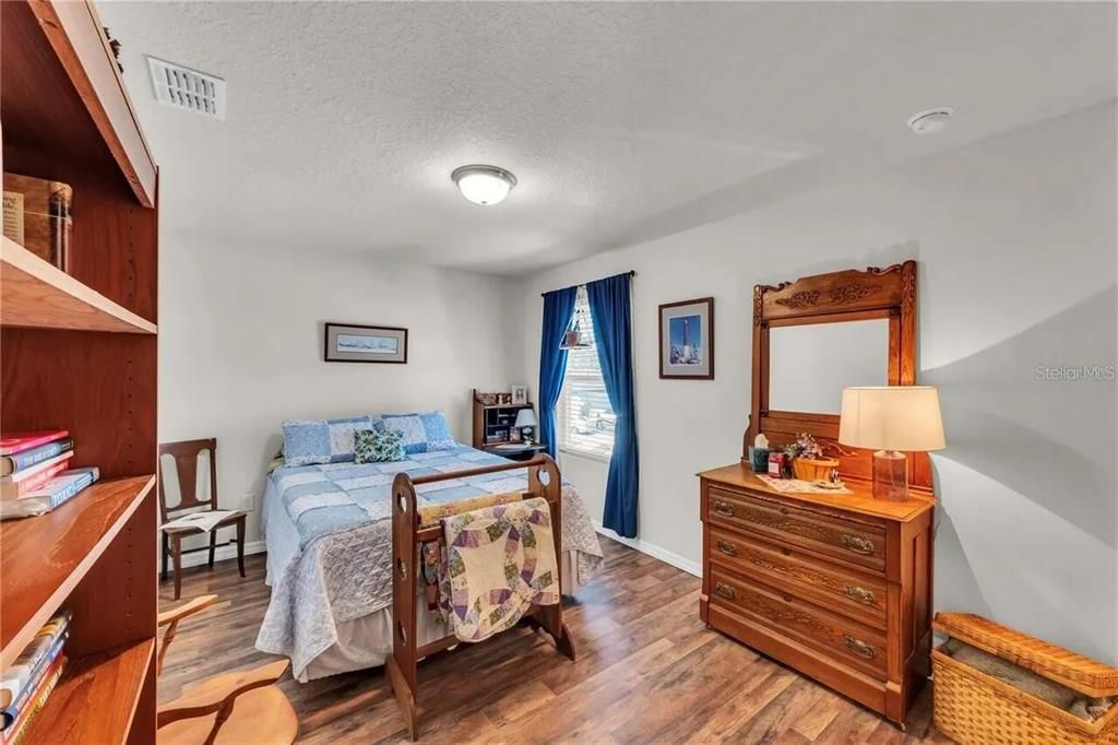 For Sale: $389,700 (4 beds, 2 baths, 2338 Square Feet)