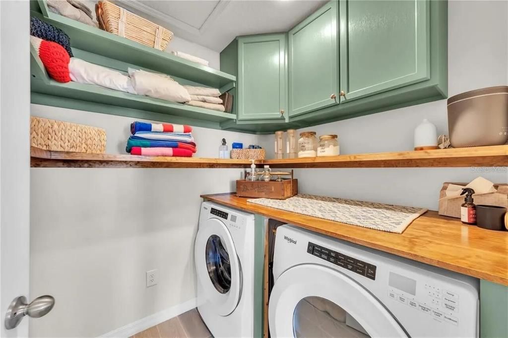 For Sale: $389,700 (4 beds, 2 baths, 2338 Square Feet)