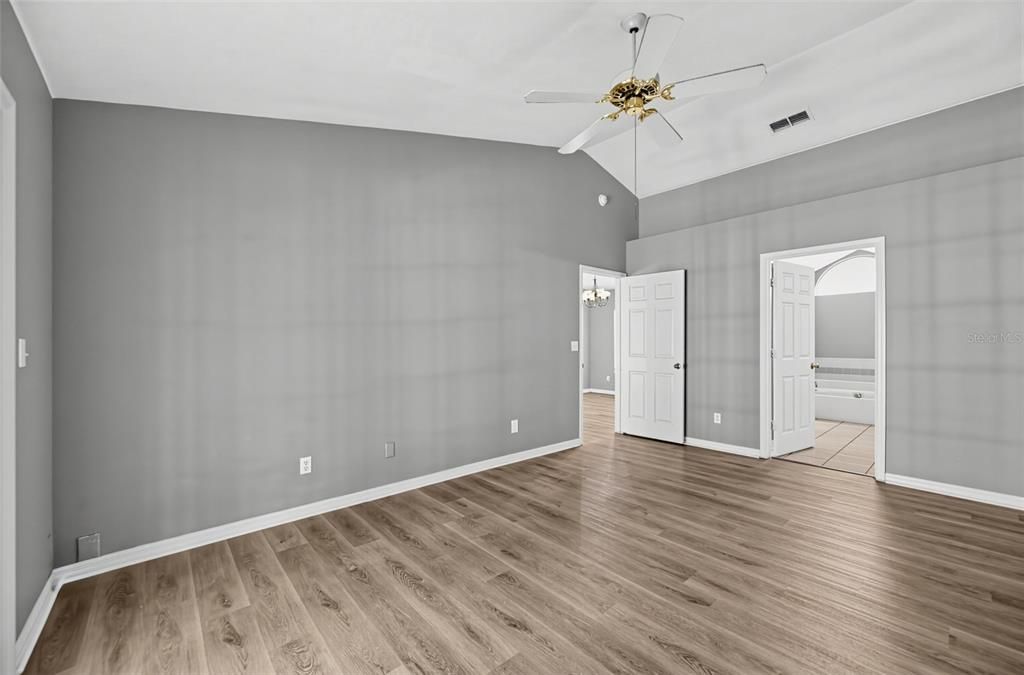 For Sale: $289,900 (3 beds, 2 baths, 1551 Square Feet)