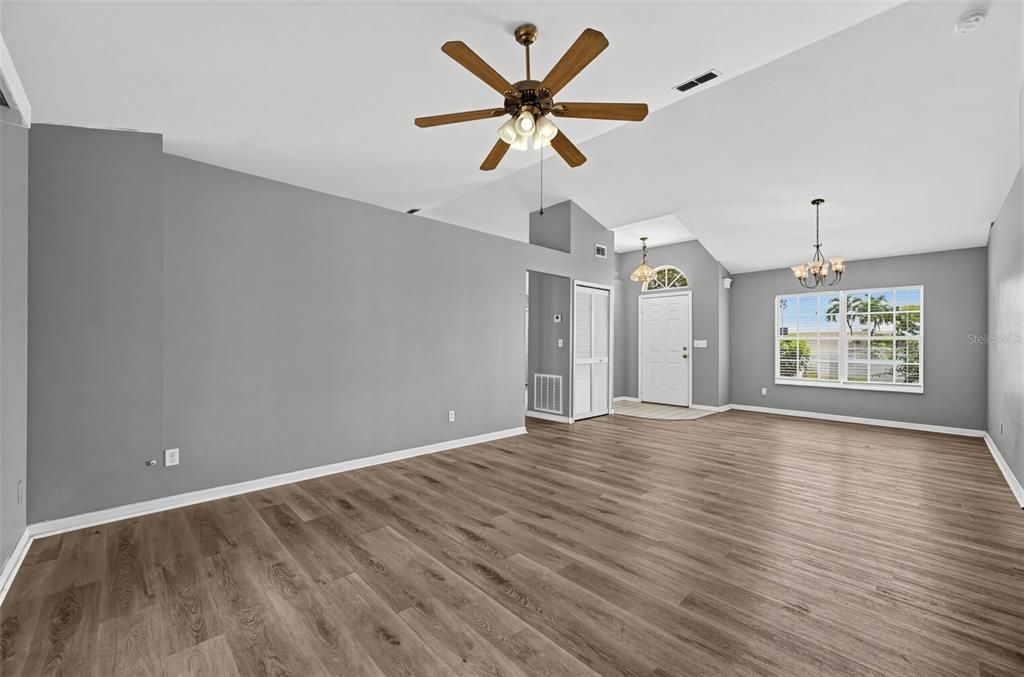 For Sale: $289,900 (3 beds, 2 baths, 1551 Square Feet)