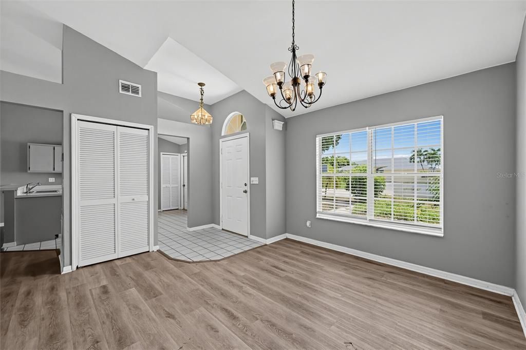 For Sale: $289,900 (3 beds, 2 baths, 1551 Square Feet)