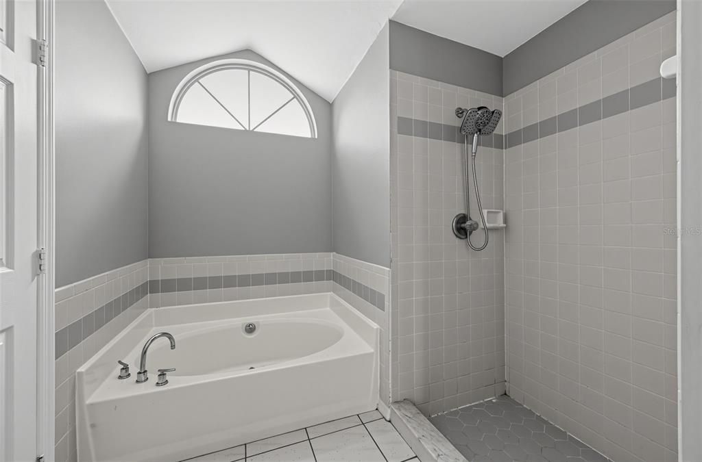 For Sale: $289,900 (3 beds, 2 baths, 1551 Square Feet)