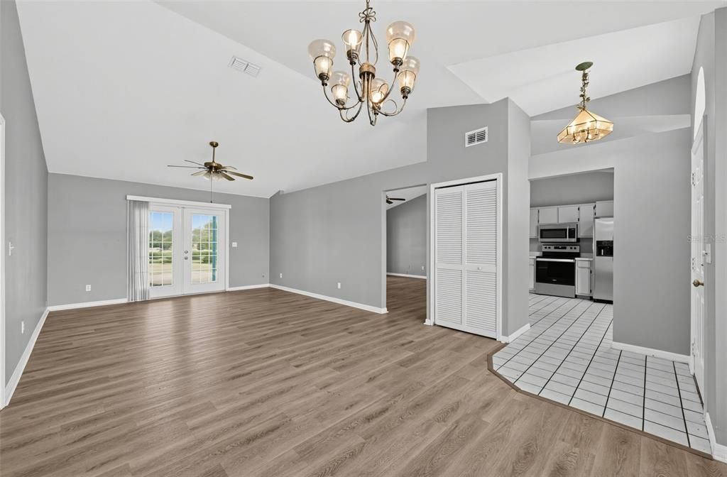 For Sale: $289,900 (3 beds, 2 baths, 1551 Square Feet)