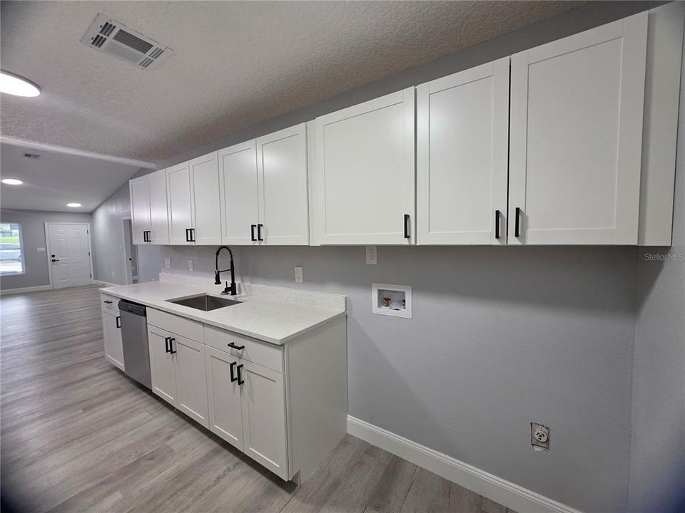 En Venta: $239,000 (3 camas, 2 baños, 1128 Pies cuadrados)