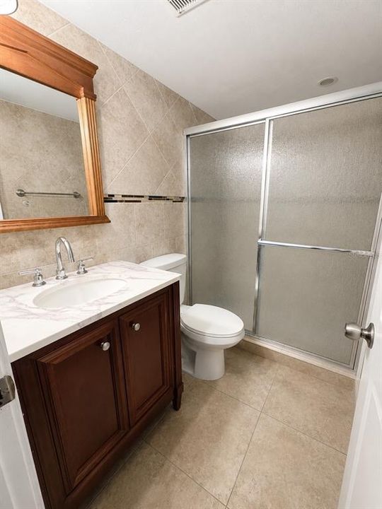 For Sale: $140,000 (1 beds, 1 baths, 591 Square Feet)
