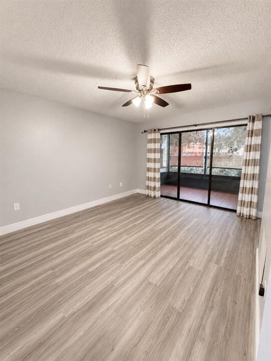 For Sale: $140,000 (1 beds, 1 baths, 591 Square Feet)