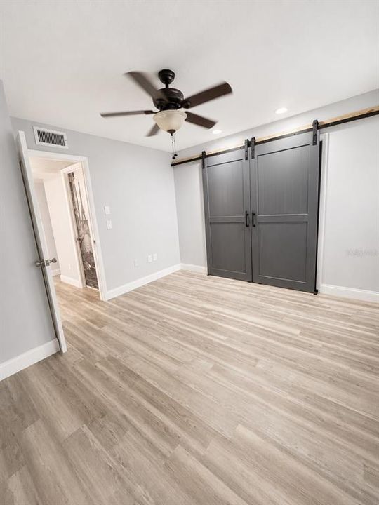 For Sale: $140,000 (1 beds, 1 baths, 591 Square Feet)