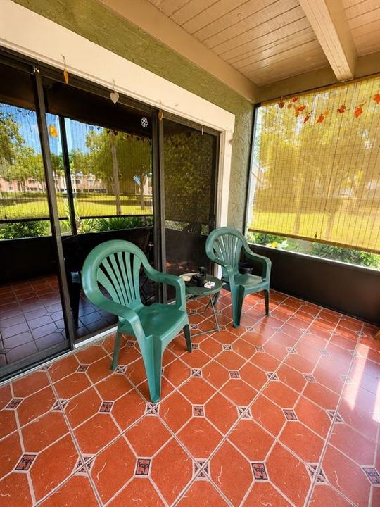 For Sale: $140,000 (1 beds, 1 baths, 591 Square Feet)