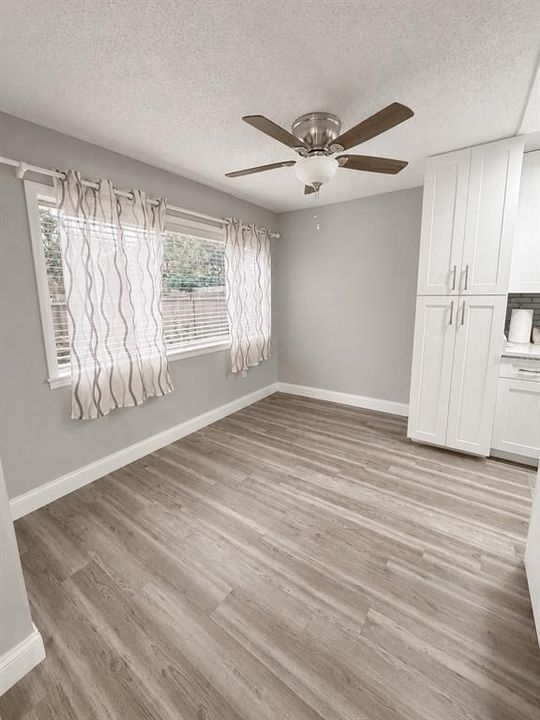 For Sale: $140,000 (1 beds, 1 baths, 591 Square Feet)