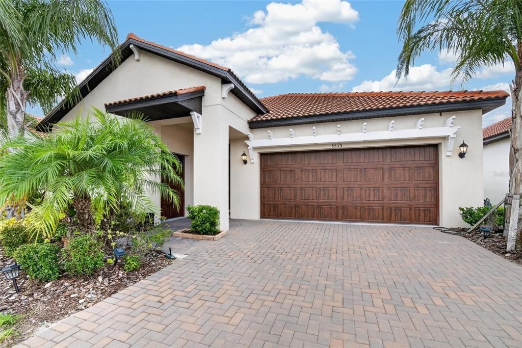 For Sale: $389,000 (3 beds, 2 baths, 2128 Square Feet)