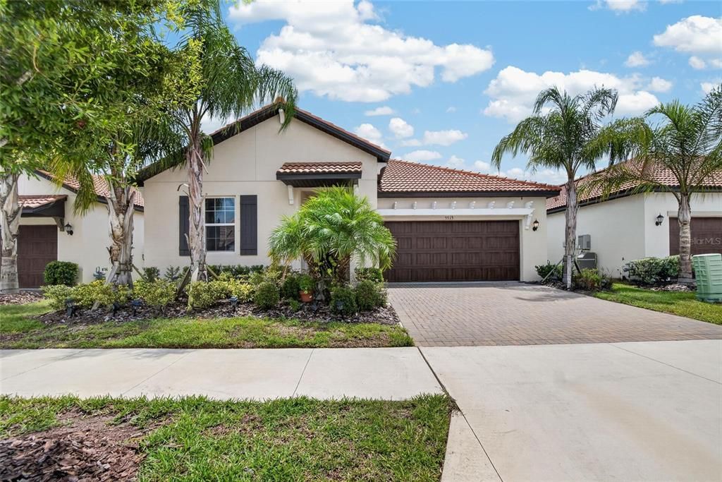 For Sale: $389,000 (3 beds, 2 baths, 2128 Square Feet)