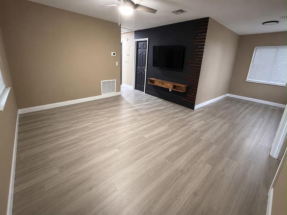 For Rent: $2,200 (4 beds, 2 baths, 1056 Square Feet)