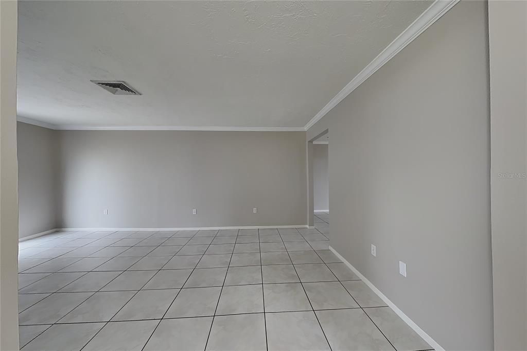 For Rent: $2,349 (3 beds, 2 baths, 1412 Square Feet)