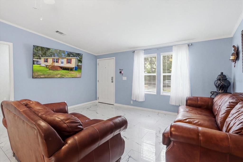 For Sale: $180,000 (3 beds, 2 baths, 1080 Square Feet)