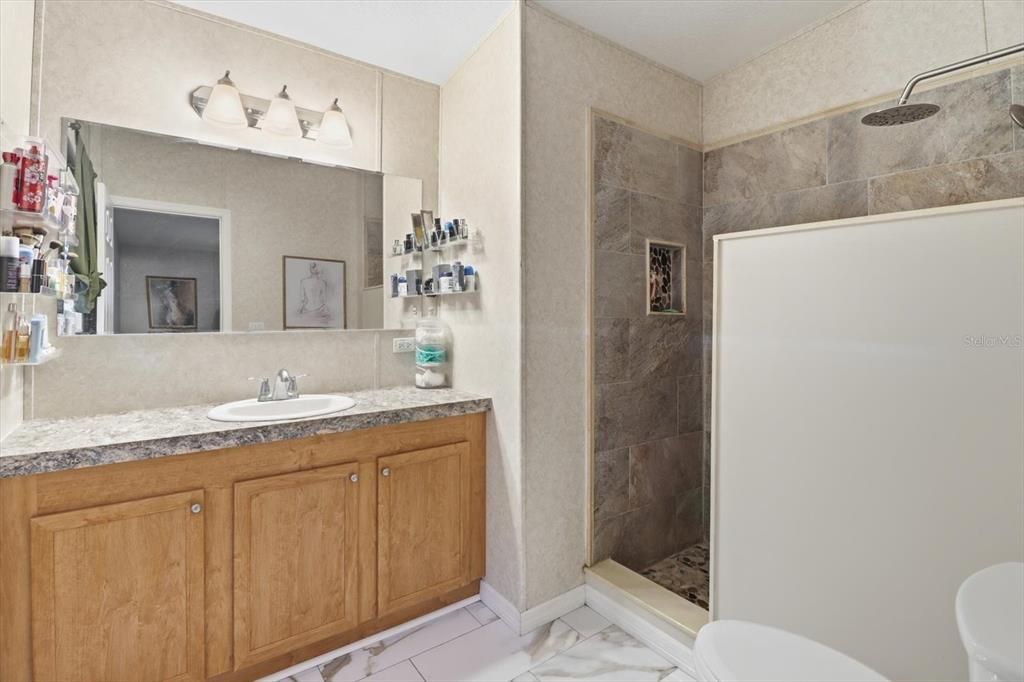 For Sale: $180,000 (3 beds, 2 baths, 1080 Square Feet)