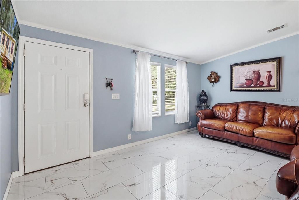 For Sale: $180,000 (3 beds, 2 baths, 1080 Square Feet)