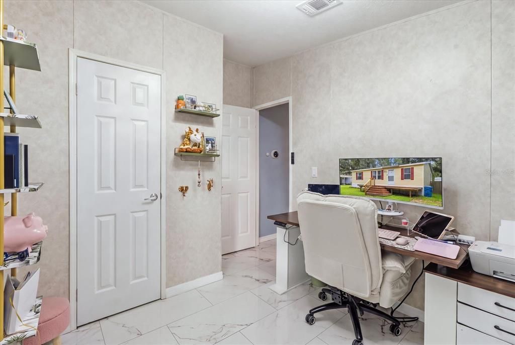 For Sale: $180,000 (3 beds, 2 baths, 1080 Square Feet)