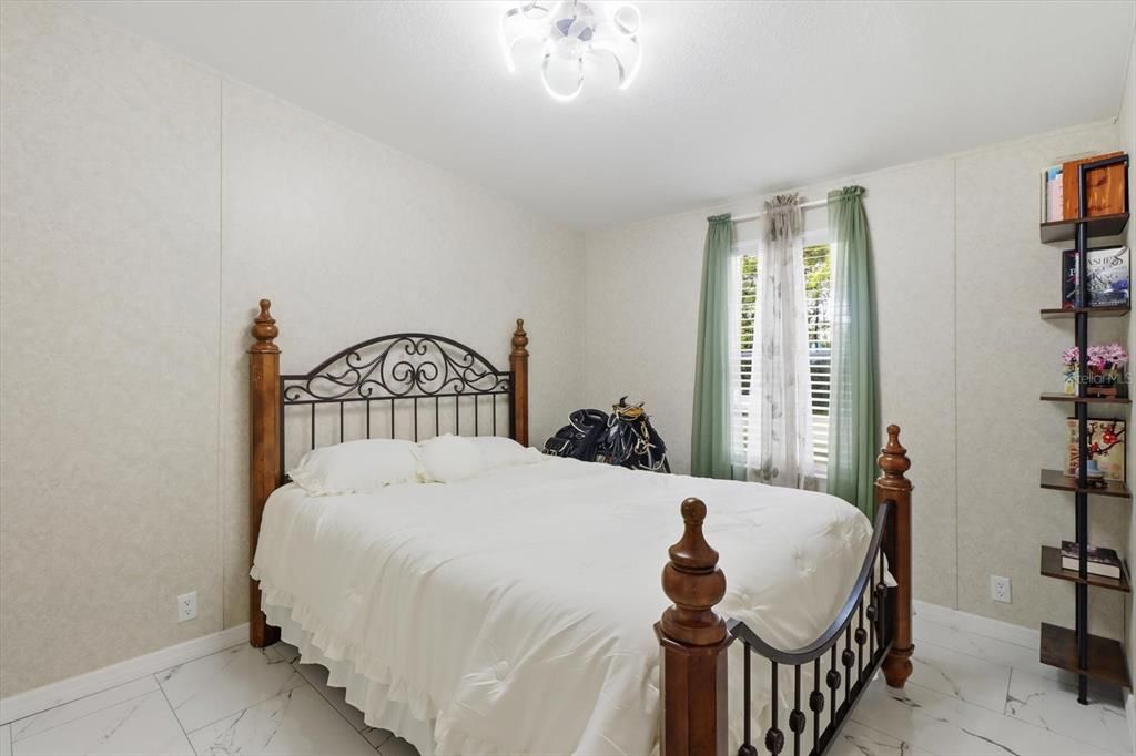 For Sale: $180,000 (3 beds, 2 baths, 1080 Square Feet)
