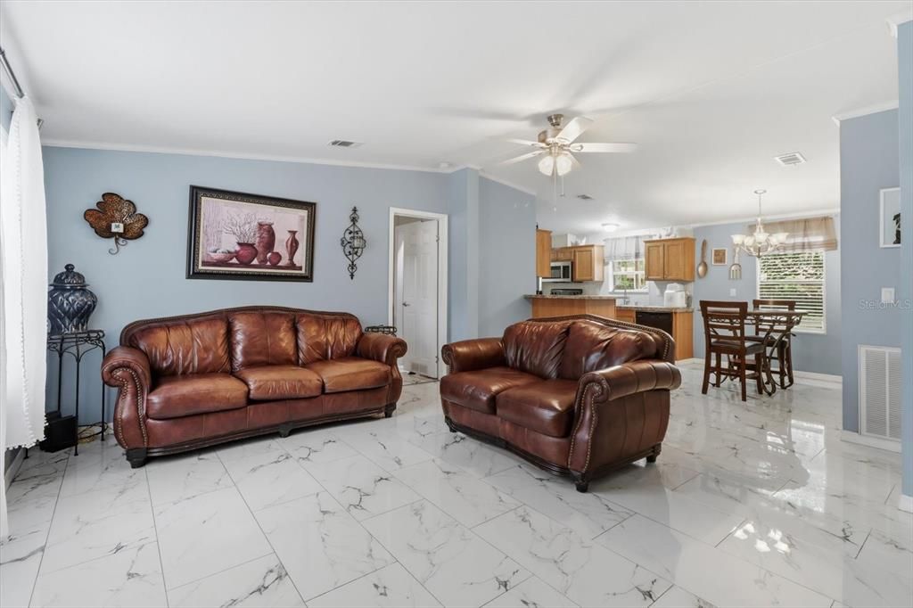 For Sale: $180,000 (3 beds, 2 baths, 1080 Square Feet)