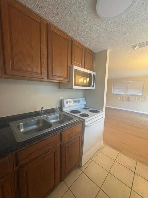 В аренду: $1,500 (2 спален, 2 ванн, 728 Квадратных фут)