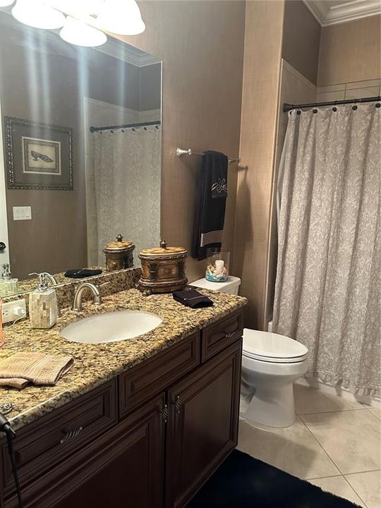 For Sale: $350,000 (2 beds, 2 baths, 1145 Square Feet)