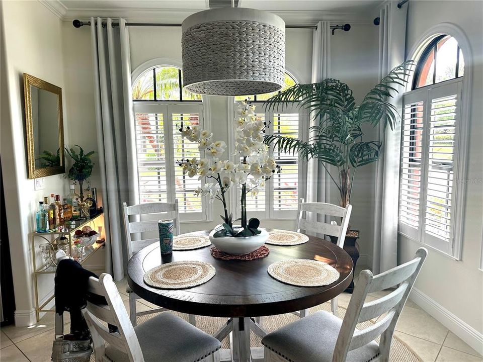 For Sale: $350,000 (2 beds, 2 baths, 1145 Square Feet)