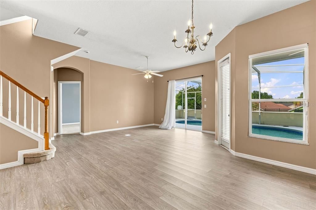 For Sale: $369,900 (4 beds, 3 baths, 1762 Square Feet)