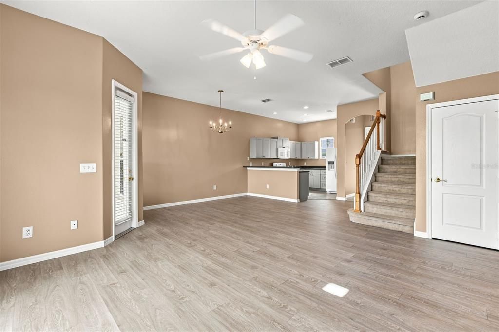 For Sale: $369,900 (4 beds, 3 baths, 1762 Square Feet)