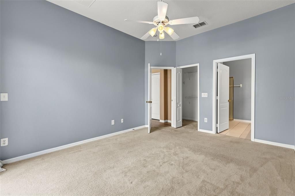 For Sale: $369,900 (4 beds, 3 baths, 1762 Square Feet)