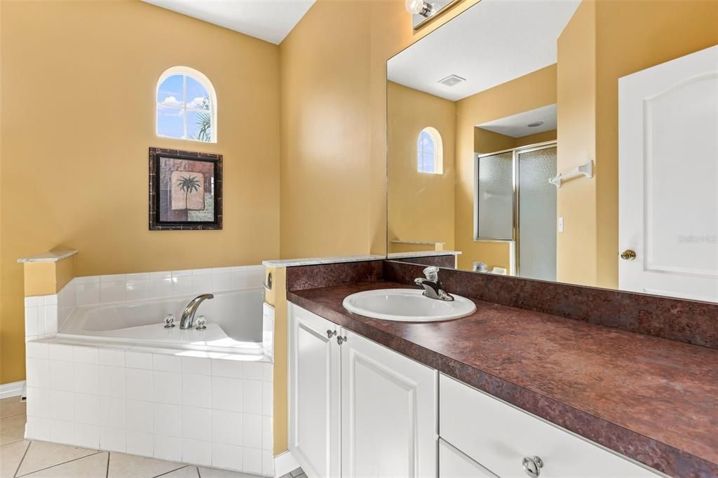 For Sale: $369,900 (4 beds, 3 baths, 1762 Square Feet)