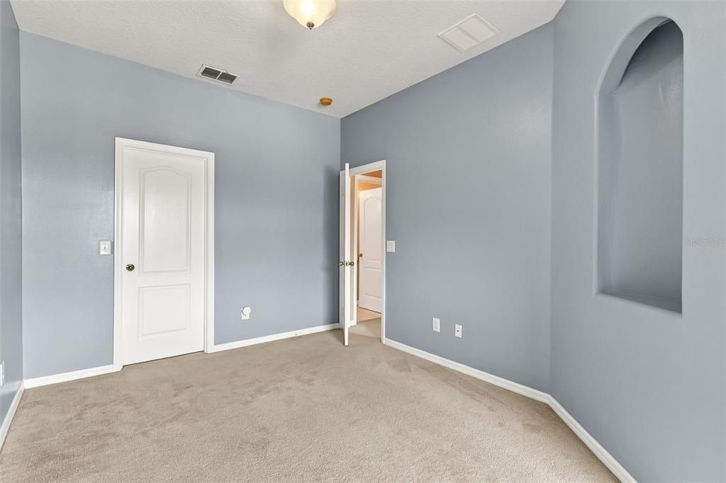 For Sale: $369,900 (4 beds, 3 baths, 1762 Square Feet)