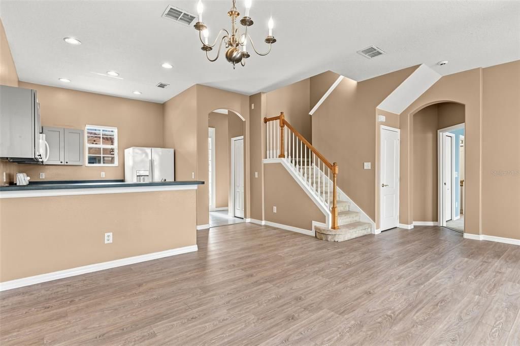 For Sale: $369,900 (4 beds, 3 baths, 1762 Square Feet)