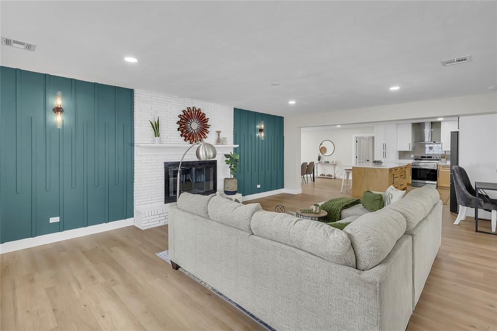 For Sale: $545,000 (4 beds, 2 baths, 2758 Square Feet)