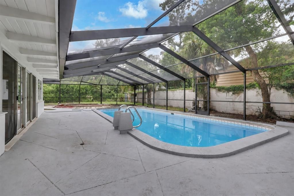 For Sale: $545,000 (4 beds, 2 baths, 2758 Square Feet)