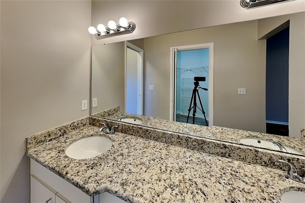 For Rent: $2,299 (3 beds, 2 baths, 1391 Square Feet)