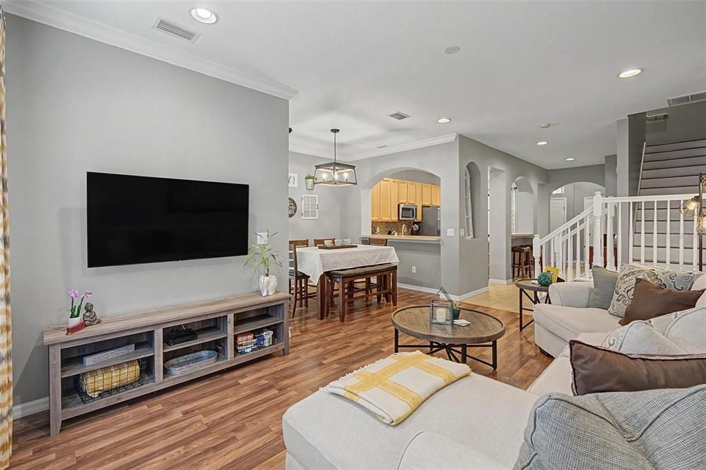 For Rent: $2,400 (3 beds, 2 baths, 1802 Square Feet)