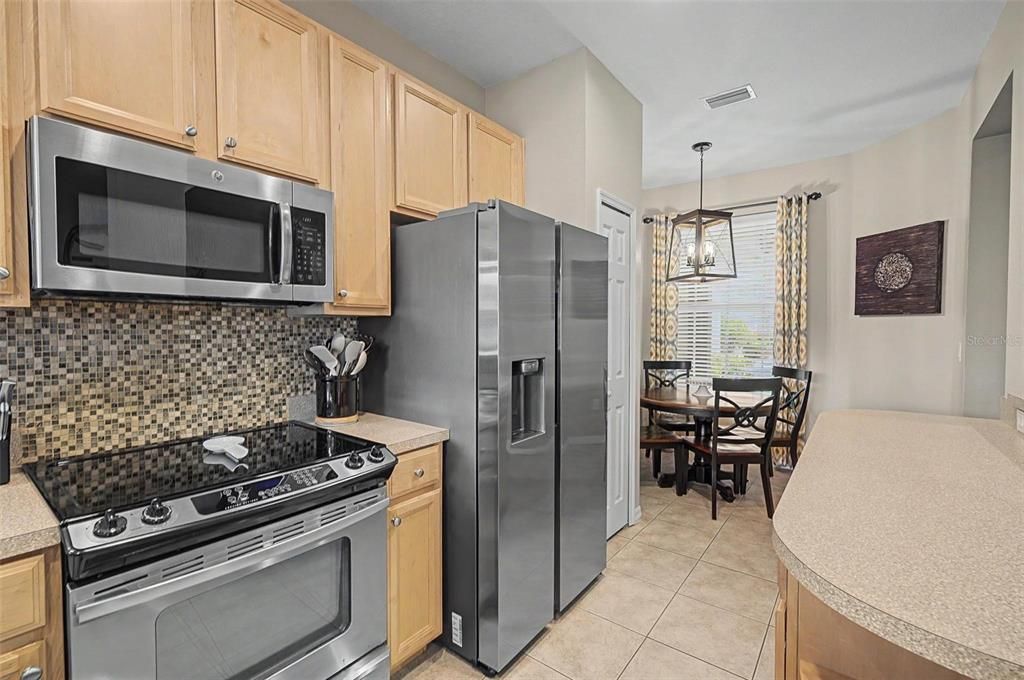 For Rent: $2,400 (3 beds, 2 baths, 1802 Square Feet)
