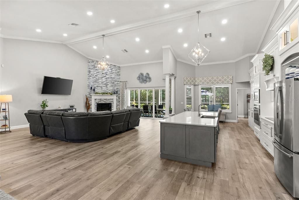 Activo con contrato: $859,900 (4 camas, 2 baños, 2680 Pies cuadrados)