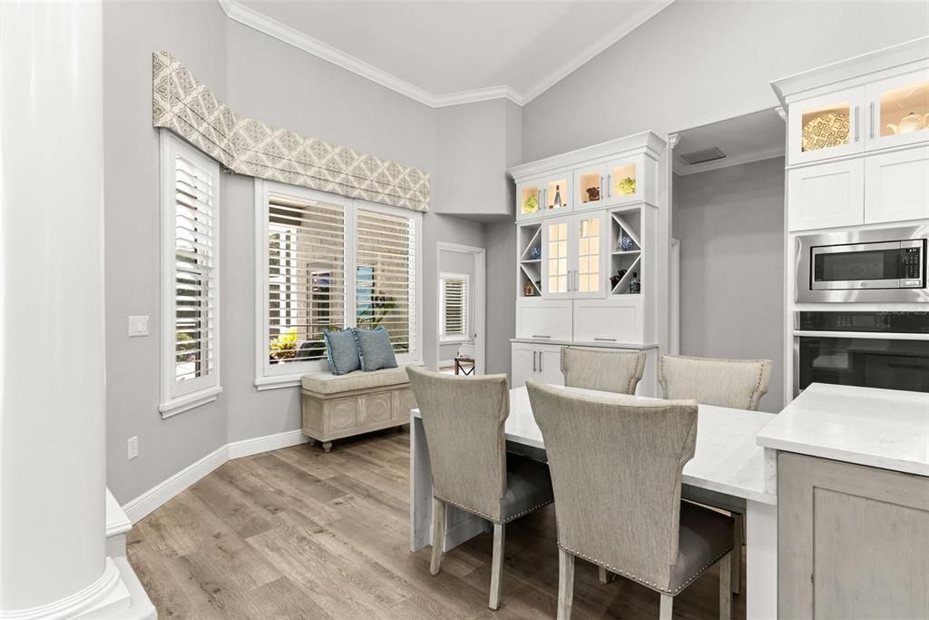 Activo con contrato: $859,900 (4 camas, 2 baños, 2680 Pies cuadrados)
