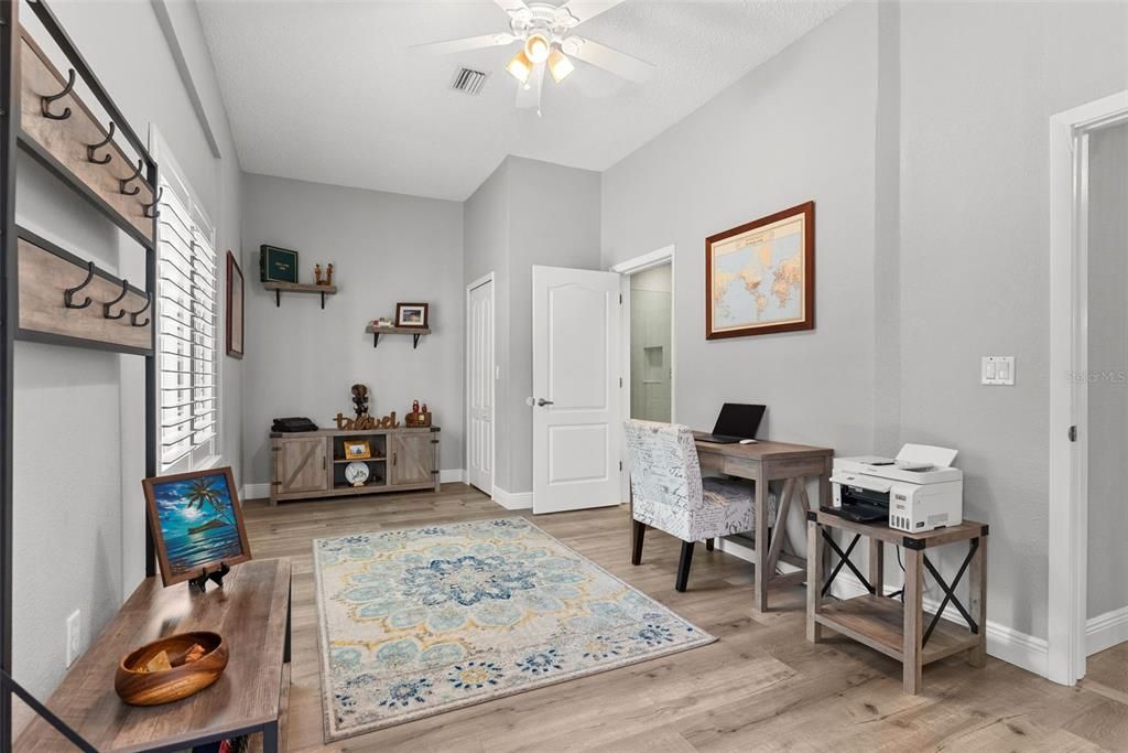 Activo con contrato: $859,900 (4 camas, 2 baños, 2680 Pies cuadrados)