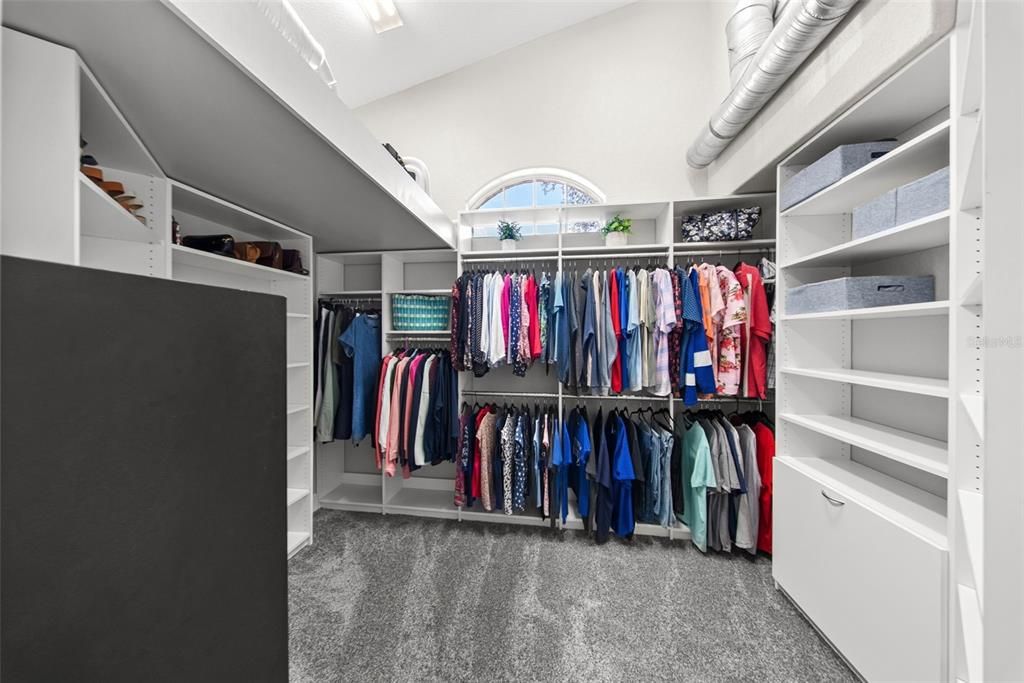 Activo con contrato: $859,900 (4 camas, 2 baños, 2680 Pies cuadrados)