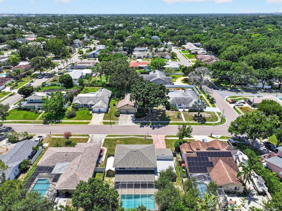 En Venta: $649,000 (4 camas, 3 baños, 2728 Pies cuadrados)