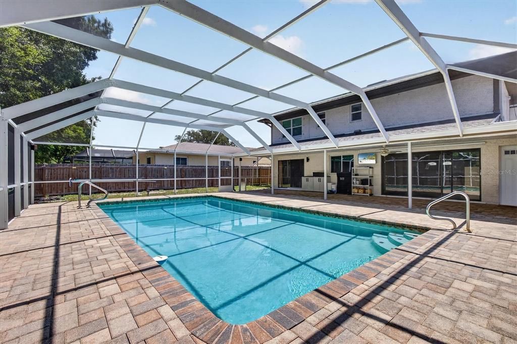 En Venta: $649,000 (4 camas, 3 baños, 2728 Pies cuadrados)