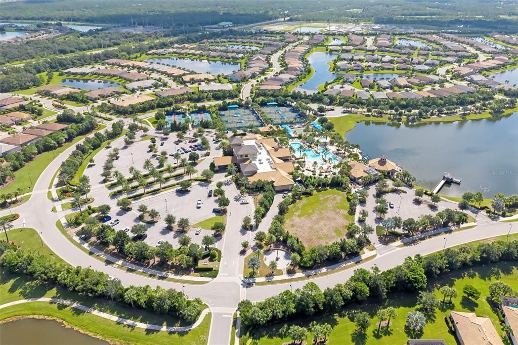 En Venta: $399,999 (2 camas, 2 baños, 1348 Pies cuadrados)