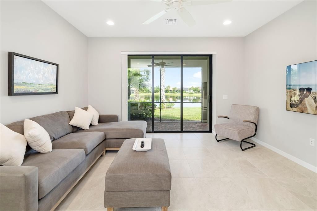En Venta: $399,999 (2 camas, 2 baños, 1348 Pies cuadrados)